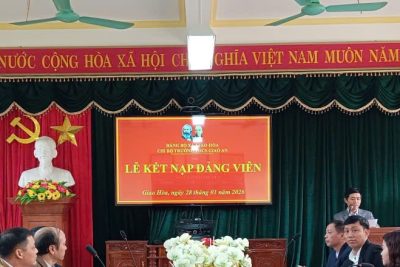 Chi bộ Trường THCS Giao An kết nạp Đảng viên mới