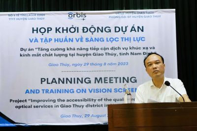 Tập huấn và áp dụng kiểm tra sàng lọc tật khúc xạ mắt năm học 2023-2024